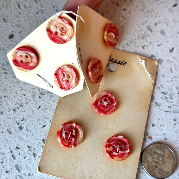 8 Vintage 50s NEW on card Red Stripe Marbled Round 4 Hole Flat Buttons 5/8" - Picture 1 of 7